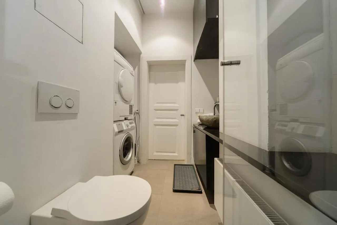 Spacious Apartment Near Wenceslas Square With Master Bed Prague