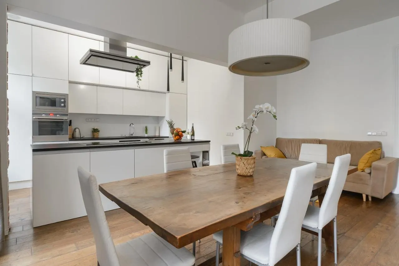 Spacious Apartment Near Wenceslas Square With Master Bed Praga