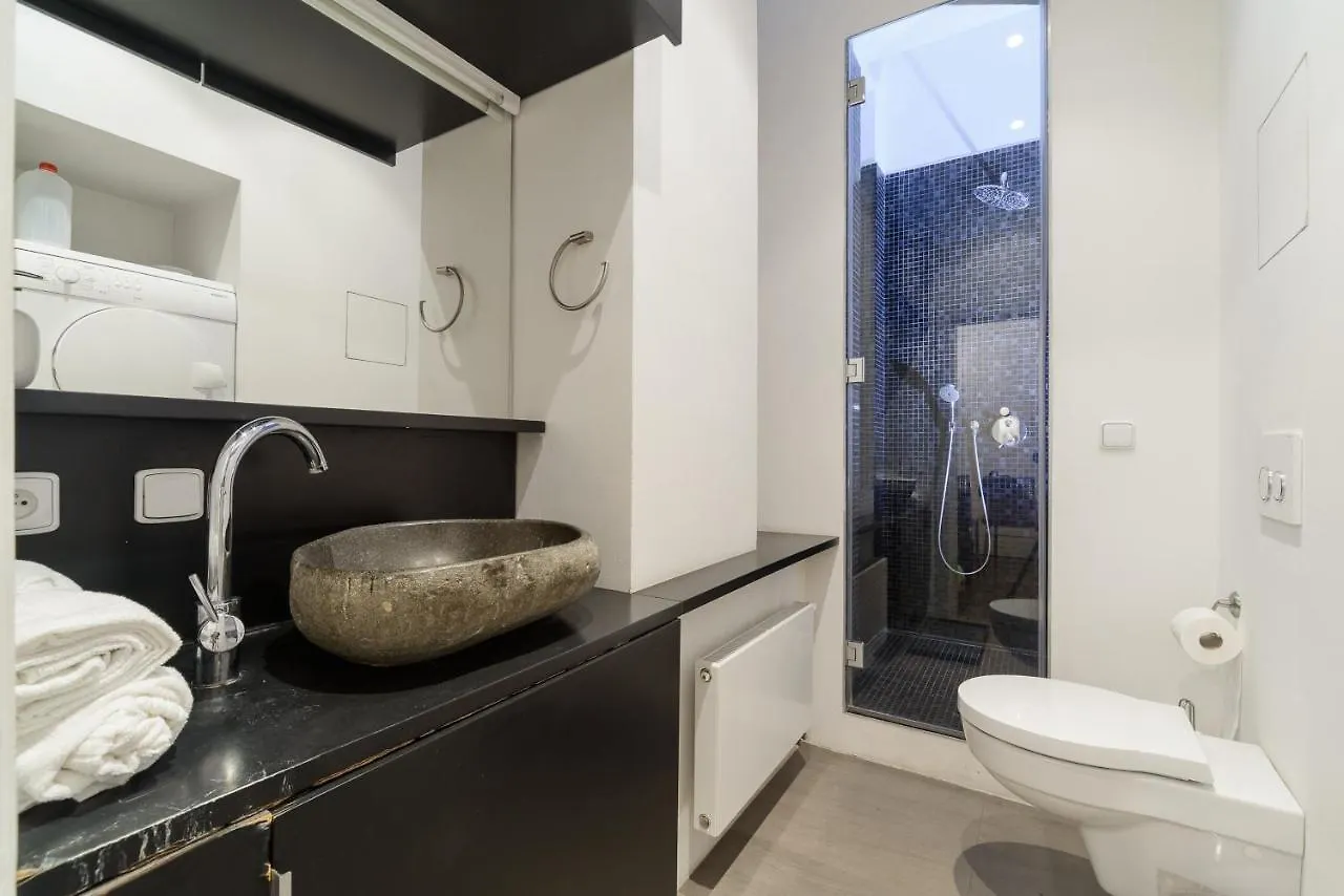 Spacious Apartment Near Wenceslas Square With Master Bed Prague 0*,